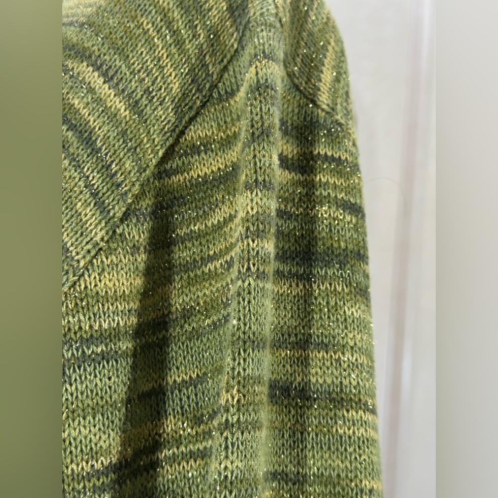 Vintage Kris‎ Tae’s Metallic Olive Green Crossover Knit Sweater Size M USA - Picture 4 of 9